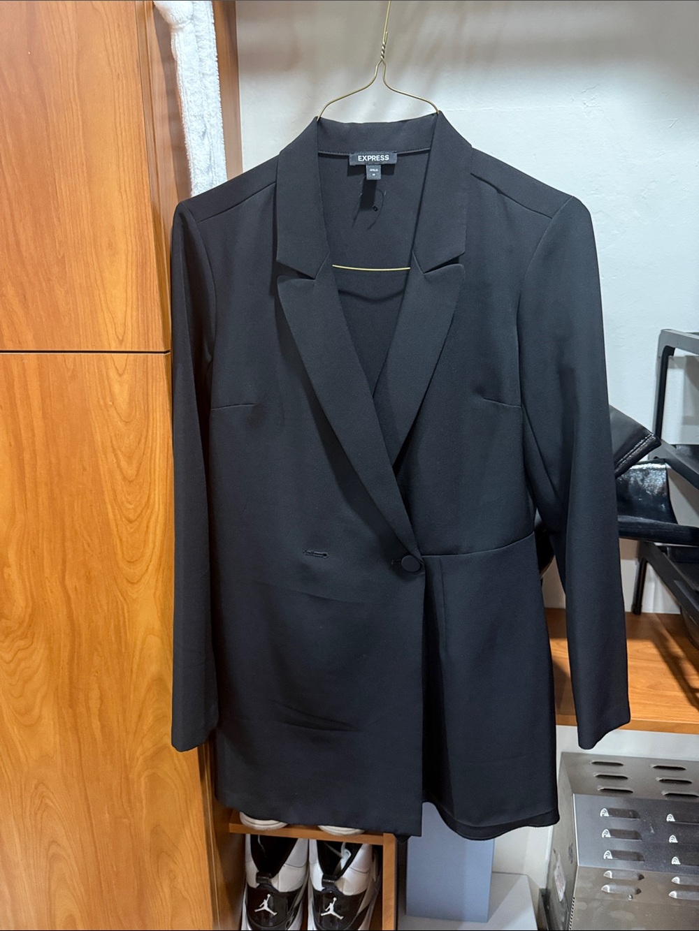 Express Black Single-Button Blazer - Classic Tailored Look